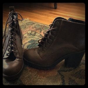 Size 8 brown booties